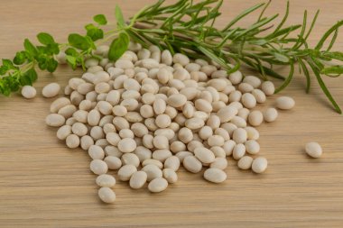 çiğ beyaz fasulye