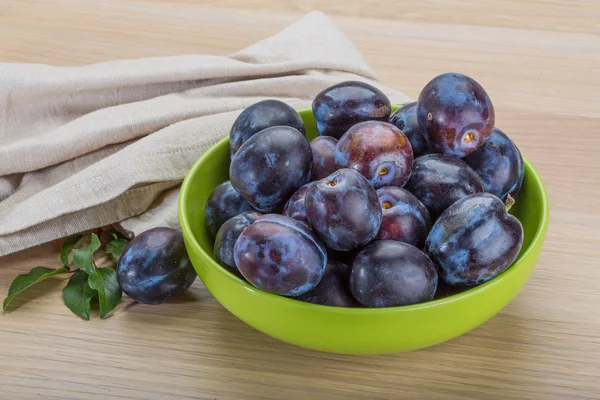 Ciruelas frescas maduras — Foto de Stock