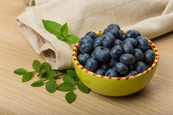 Blueberry with leaves — Stock Photo, Image