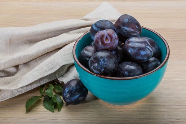 Ripe fresh plum — Stock Photo, Image