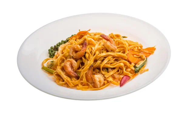 Fried noodles with shrimps — Stock Photo, Image