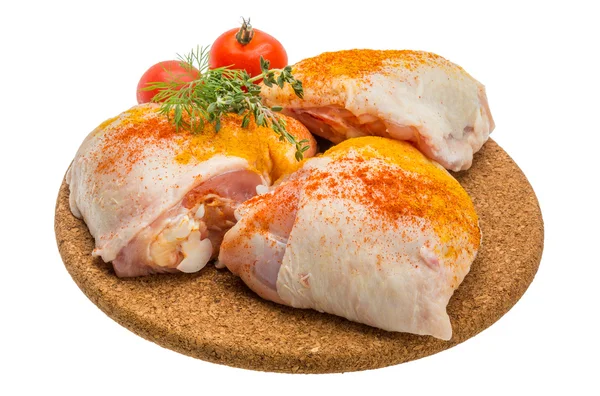 Coscia di pollo crudo — Foto Stock