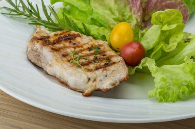 Izgara domuz şnitzel