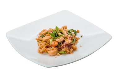 Deniz ürünleri ile pirinç