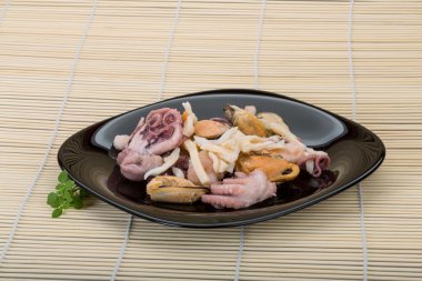 Deniz ürünleri kokteyl