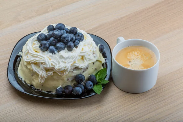 Kaffe med blåbär kaka — Stockfoto