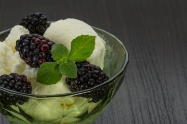 blackberry ile dondurma