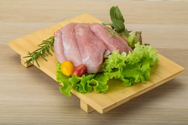 Raw pork schnitzel — Stock Photo, Image