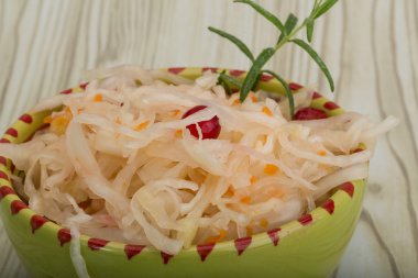 çilek ile lahana turşusu