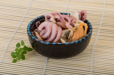 Deniz ürünleri kokteyl