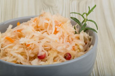 çilek ile lahana turşusu