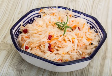 çilek ile lahana turşusu