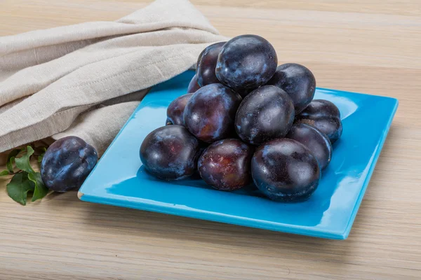 Ripe fresh plum — Stock Photo, Image