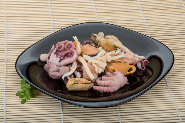 Deniz ürünleri kokteyl