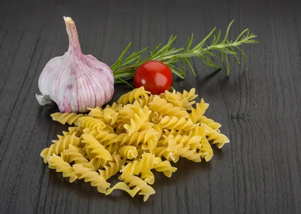 Raw fusilli — Stock Photo, Image