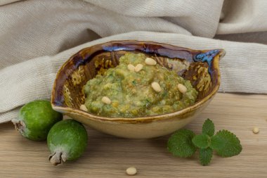 Feijoa reçeli