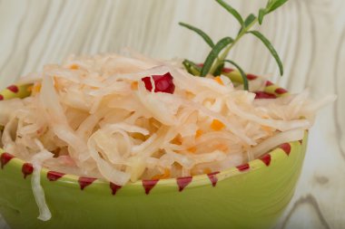 çilek ile lahana turşusu