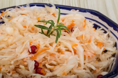 çilek ile lahana turşusu