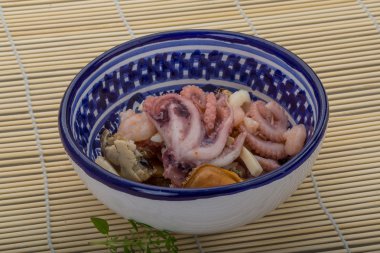 Deniz ürünleri kokteyl