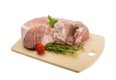 pişmemiş domuz eti