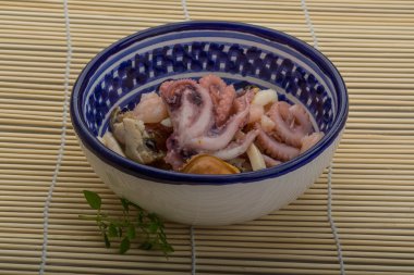 Deniz ürünleri kokteyl