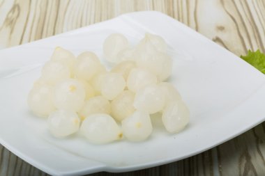 Marine edilmiş soğan