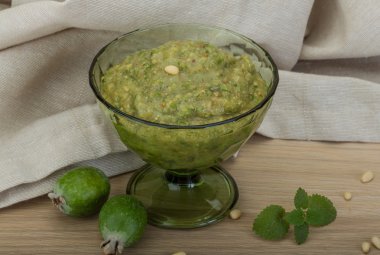 Feijoa reçeli