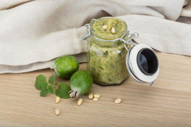 Feijoa reçeli