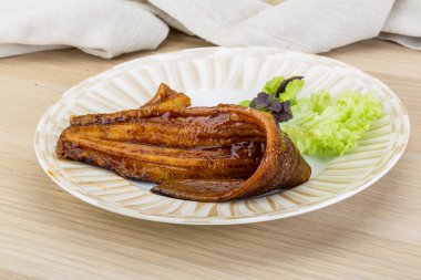 füme yılan balığı