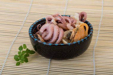 Deniz ürünleri kokteyl