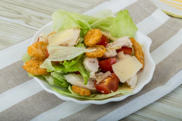 Caesar salad with chicken — Stock Photo, Image