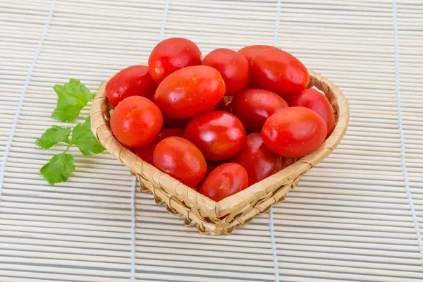 Черри-помидор — стоковое фото
