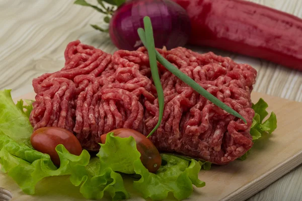 Carne de bovino picada crua — Fotografia de Stock