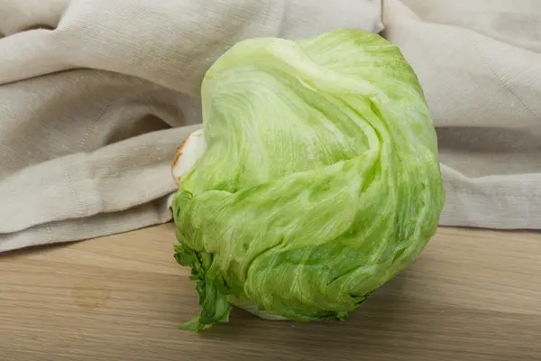 Iceberg salad — Stock Photo, Image