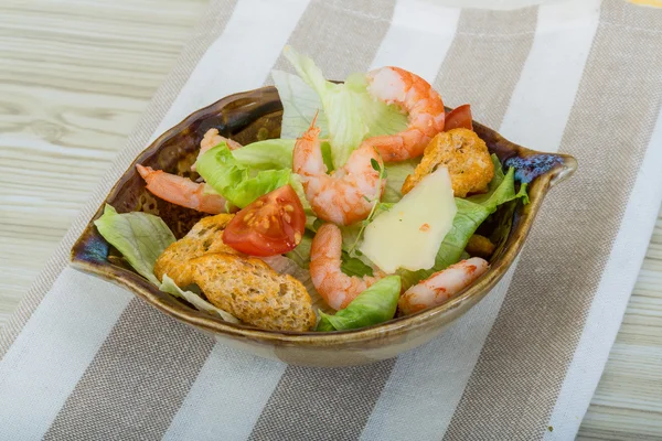 Ensalada de César con camarones — Foto de Stock