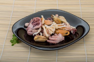 Deniz ürünleri kokteyl