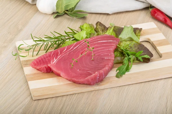 Raw tuna steak — Stock Photo, Image