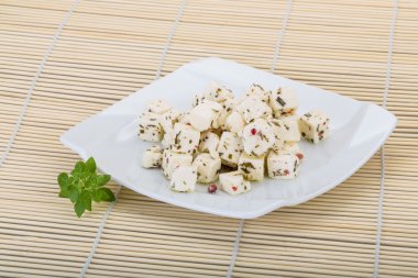 baharat ve yağ ile peynir