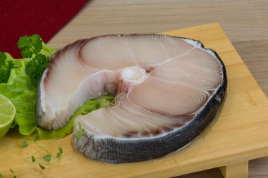 Ham mavi köpekbalığı biftek