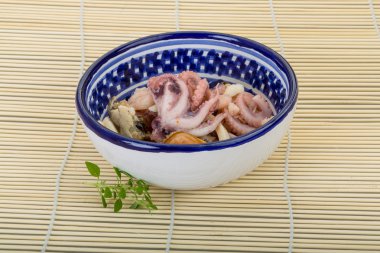 Deniz ürünleri kokteyl