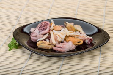 Deniz ürünleri kokteyl