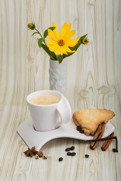 Coffee with pastry — Stock Photo, Image