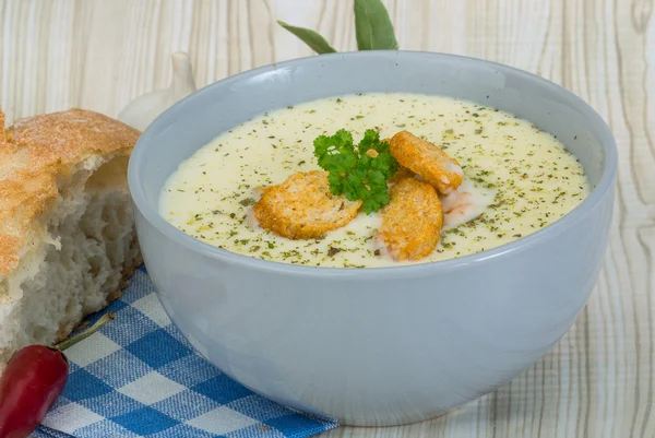 Sopa de queijo com croutons — Fotografia de Stock