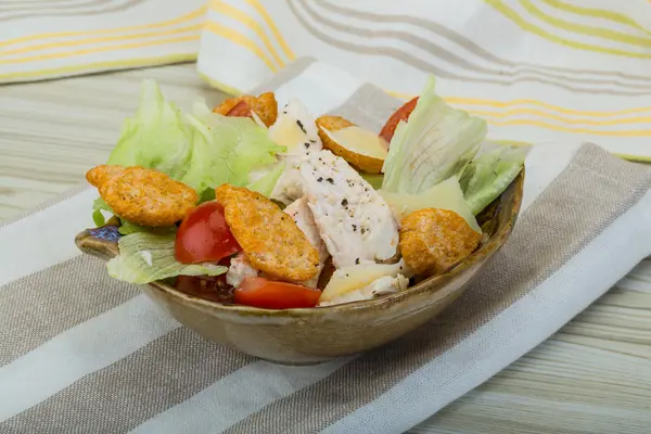 Caesarsallad med kyckling — Stockfoto