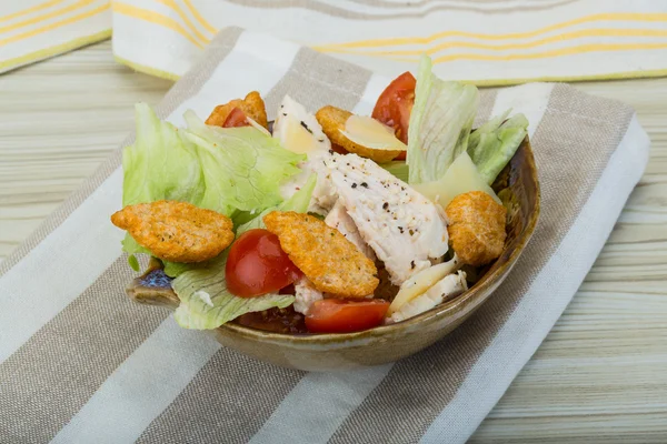 Caesarsallad med kyckling — Stockfoto