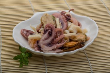 Deniz ürünleri kokteyl