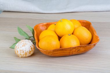 Mandalina kabın içinde