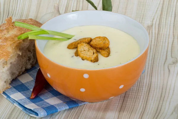 Soupe au fromage aux croûtons — Photo