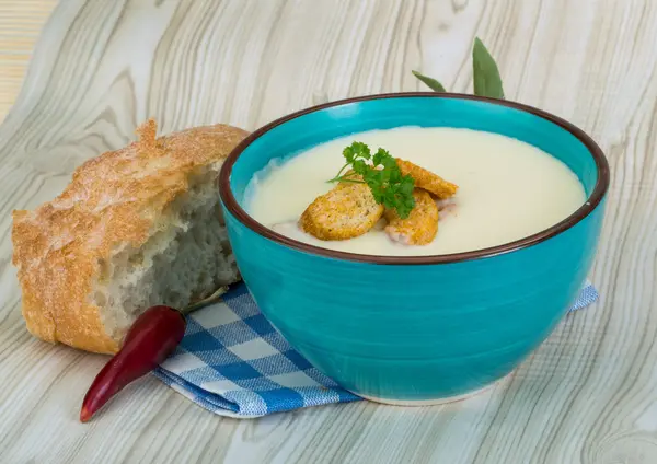 Sopa de queijo com croutons — Fotografia de Stock