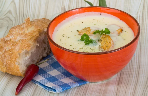 Soupe au fromage aux croûtons — Photo